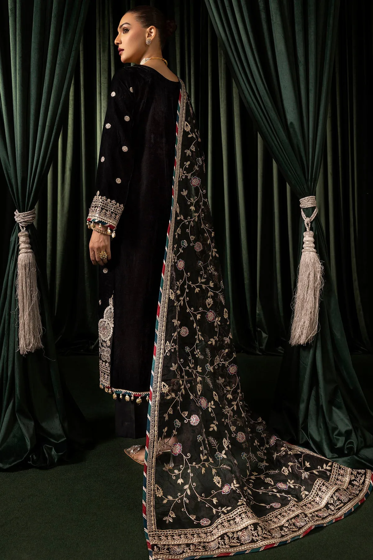 5098-FARZEEN EMBROIDERED VELVET UNSTITCHED