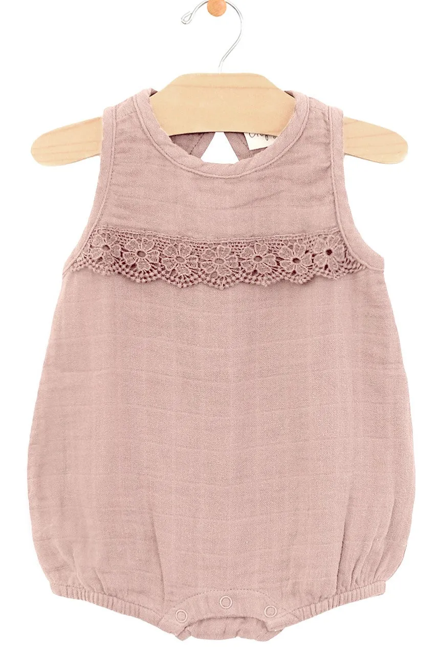 City Mouse Muslin Lace Bubble Romper - Dusty Mauve