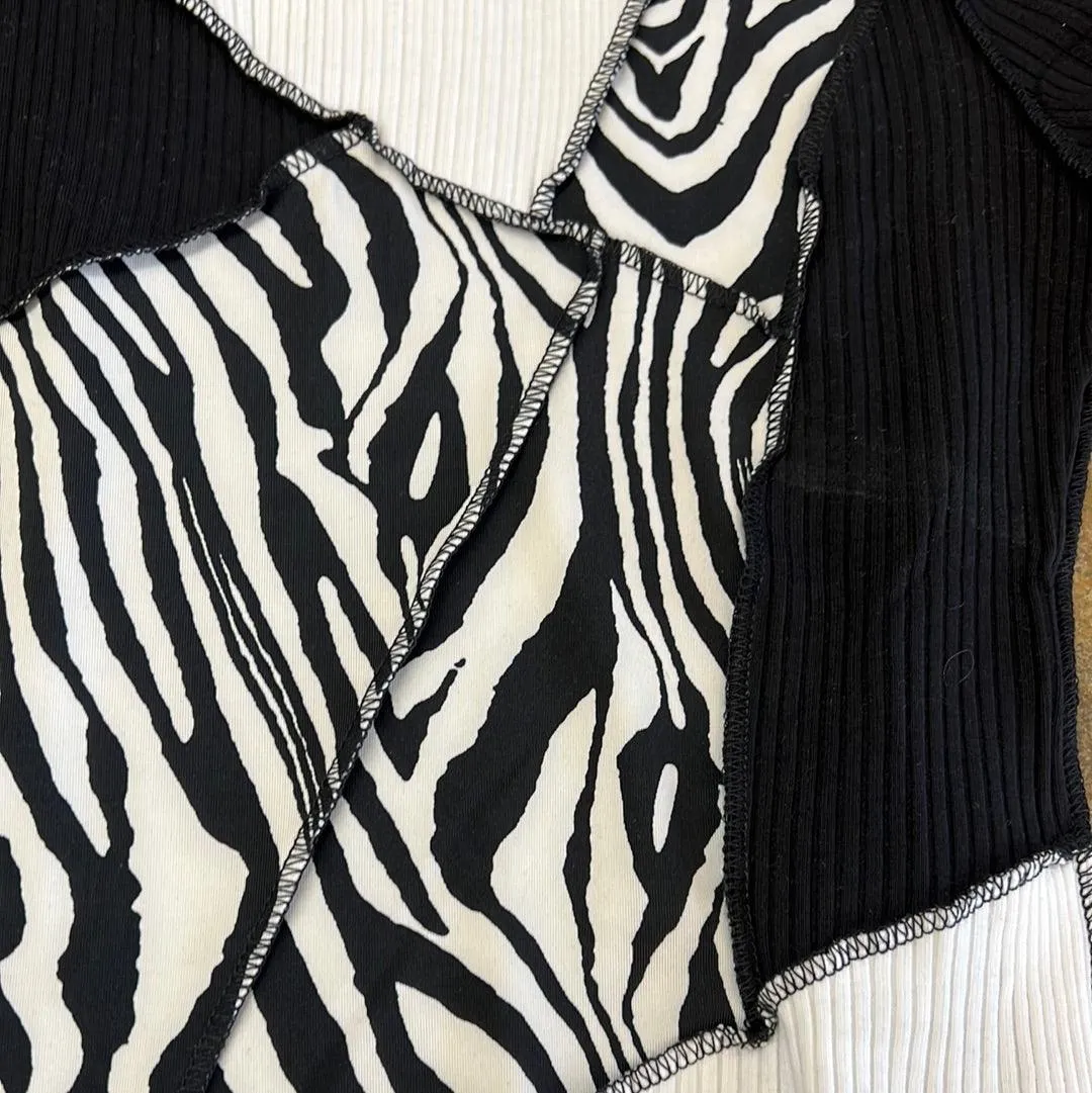 Lizette Blouse LC A3532 Zebra and Serpentine