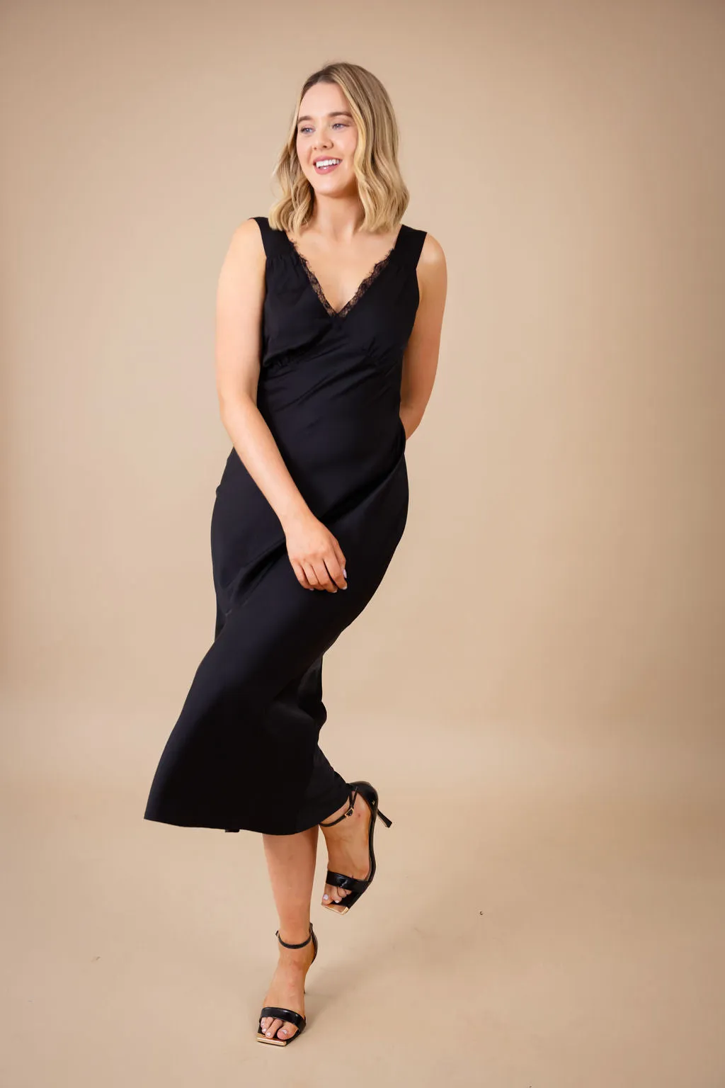 Sinéad Slip Dress (Black) Curve