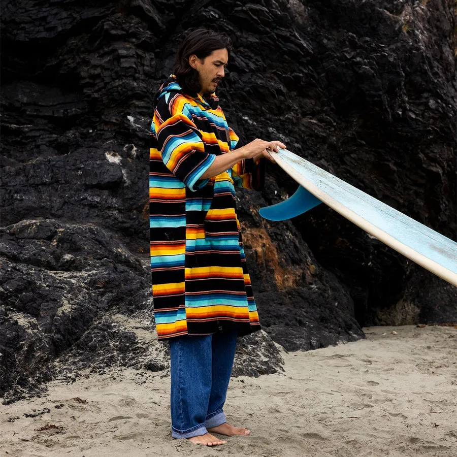 SLOWTIDE El Cap Chilling Fleece Poncho - MULTI