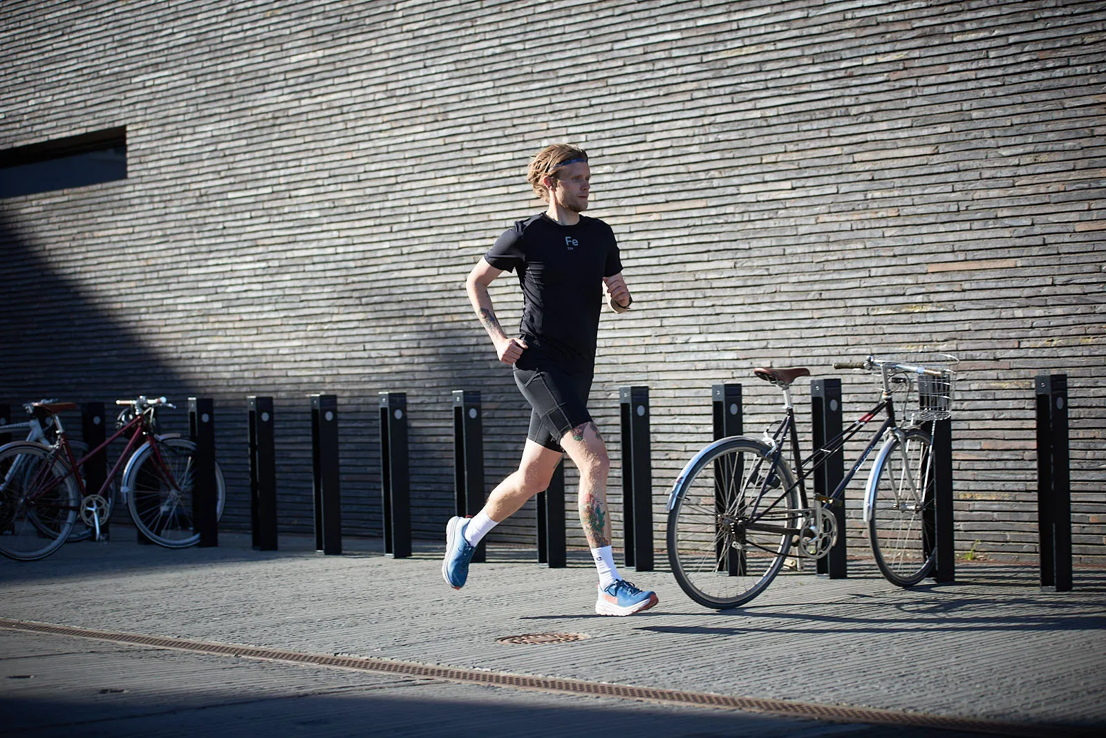 The Running Shirt - Black, Odour free | Fe226 - Left in S, M and L